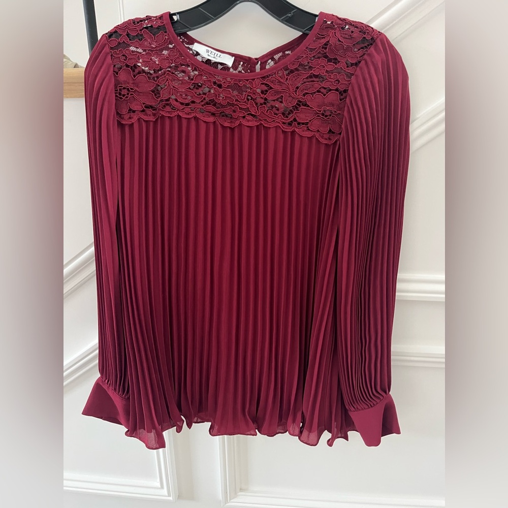 Weill Bergundy Pleated Lace blouse
Size 6